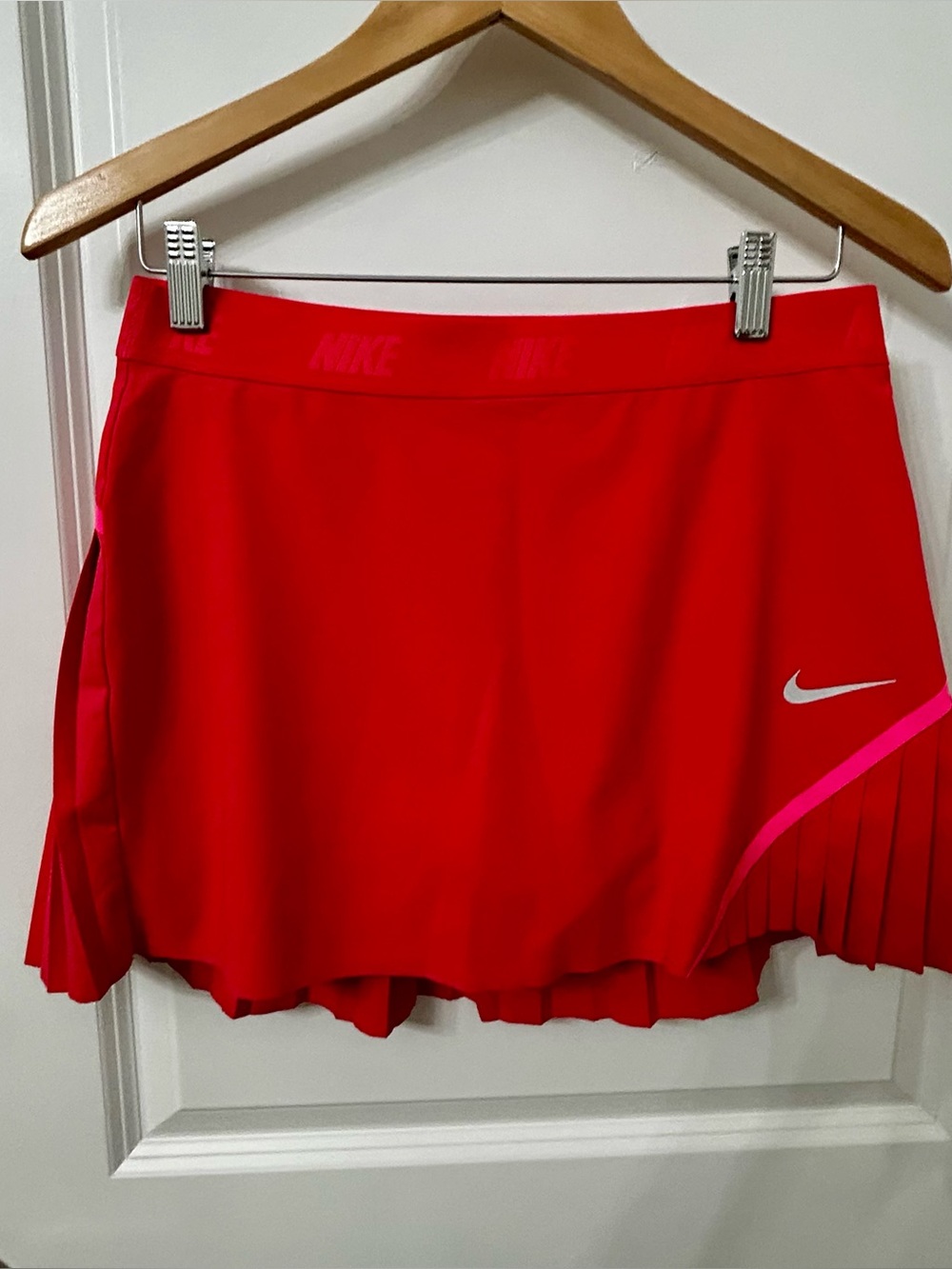 Nike Women’s Coral Pleated Tennis Skort Size Small